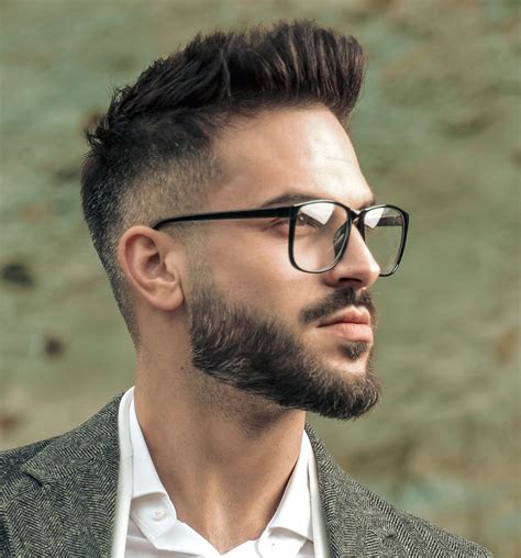 20 Ideal Beard Styles To Balance Out Triangle Face Shape