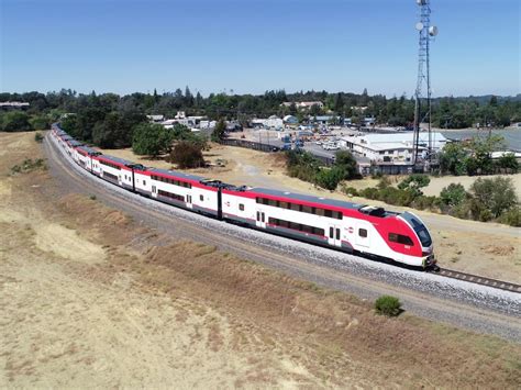 Caltrain: Silicon Valley now has a real electric train - NotebookCheck ...