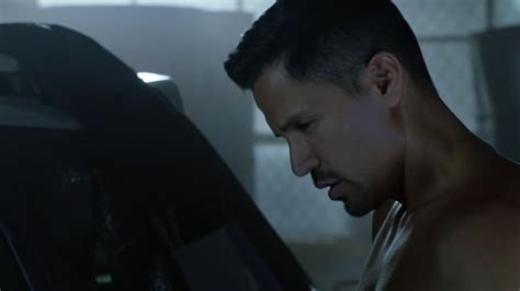 Auscaps Jay Hernandez Shirtless In Magnum P I Island Vibes