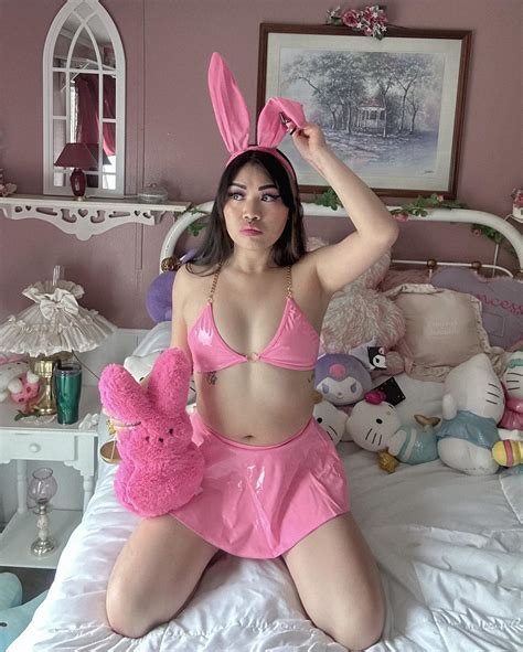 Dannielle Perkins Free Nude Pics Galleries More At Babepedia