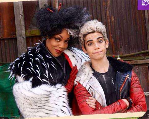 Disney "Descendants" - Carlos and mom, Cruella de Vil | Disney channel descendants, Disney ...