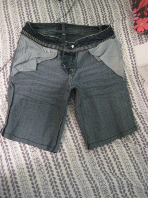 Mysteriously Gorgeous Tutorials: DIY Jeans Into Shorts