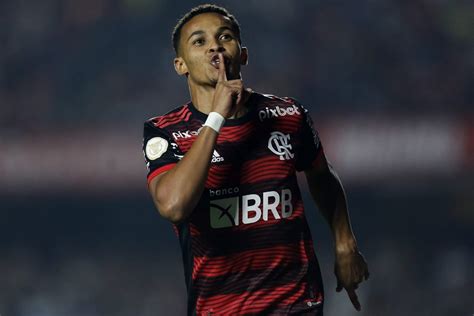 Almer A Anuncia Contrata O De L Zaro Veja Quanto O Flamengo Receber