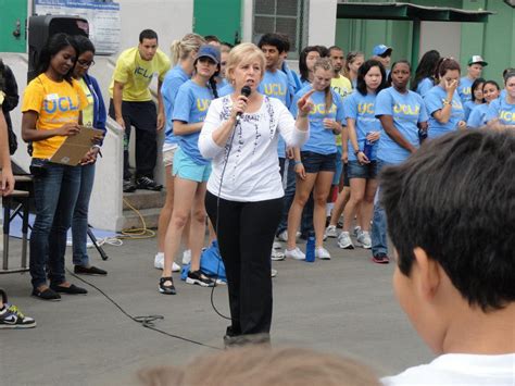 UCLA Volunteers Beautify Selma Avenue Elementary School | Hollywood, CA ...