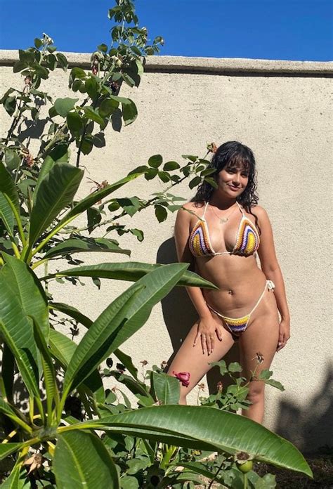 Hot Sexy Ashlie Holbrook Bikini Pics