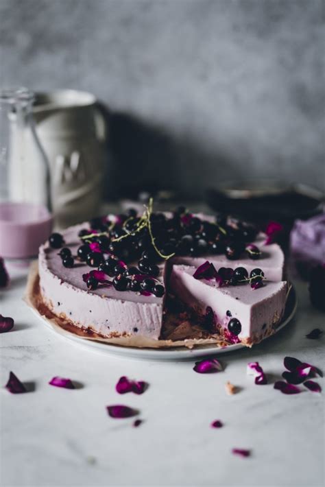 Sommerliche Cassis Buttermilch Torte Direkt Aus Dem K Hlschrank