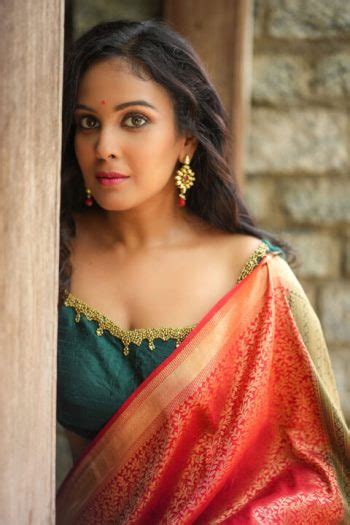 South Actress Chandini Tamilarasan Top Hot Pics