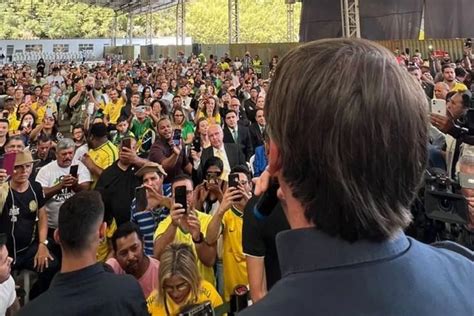 Bolsonaro fala pela primeira vez sobre operação da PF contra aliados