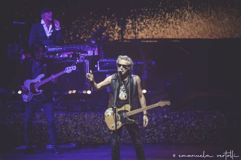 Ligabue Annuncia Il Tour Nei Teatri