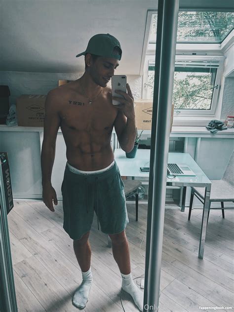 Battyboyfree Nude OnlyFans Leaks Fappening FappeningBook