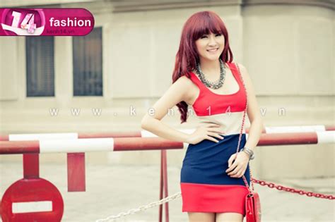 Zoom vào xì tai nữ tính khác lạ của hot girl Kelly