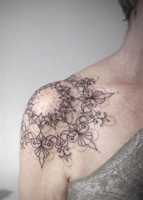 13 Inspirações e Ideias para Tatuagens Femininas de Flores e Mandalas