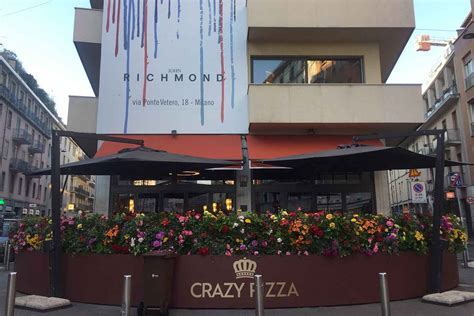 Crazy Pizza Briatore sfida Napoli aprirà nella città della pizza