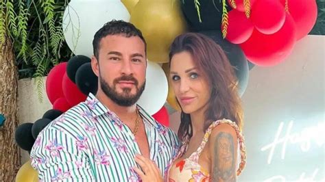 Julia Paredes Elle Officialise Le Retour De Son Couple Avec Maxime