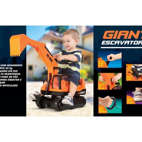 Trator Escavadeira Gigante Infantil Giant Escavator Roma Jensen Casas