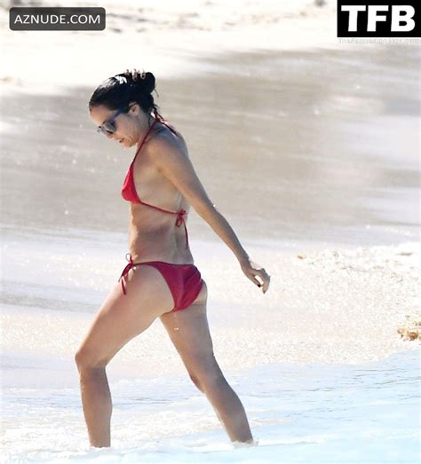 Andrea Corr Sexy Seen Flaunting Her Hot Figure In A Skimpy Red Bikini During Her Vacation In