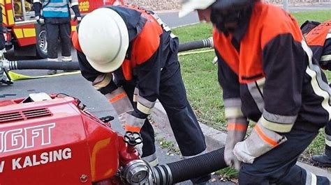 F Nf Feuerwehren Proben Ernstfall