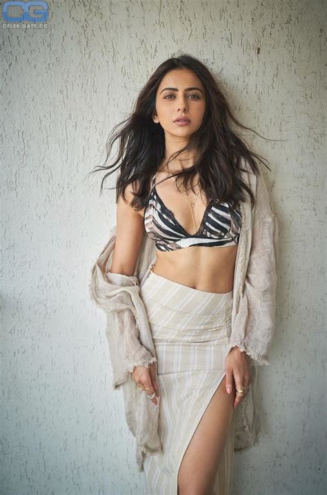 Rakul Preet Singh Nude Pictures Photos Playboy Naked Topless Fappening