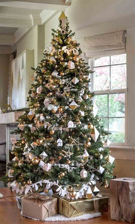 Déco De Sapin Blanc Et Photo Darbre Avec Accessoires Fait Maison