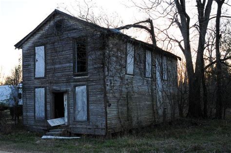 This One Creepy Ghost Town In Mississippi Is The Stuff Nightmares Are