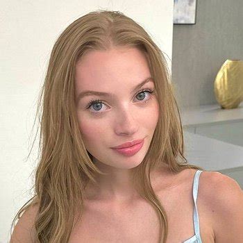 Lucy Luv Babe Page Watch This Adult Model On FreeOnes