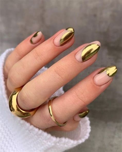 50 Cute Gold Nails For Your Next Manicure The Pink Brunette