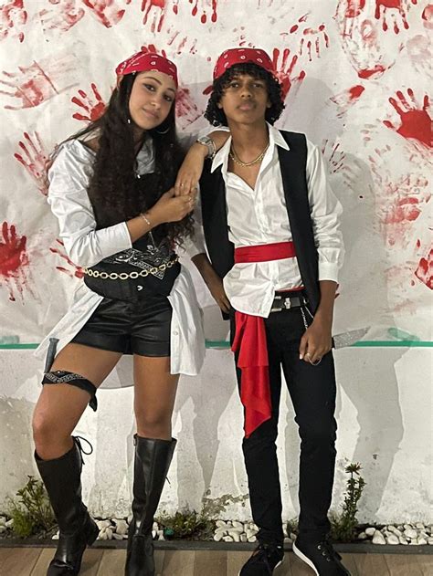Fantasia Pirata Masculina Improvisada - Pirate 🏴‍☠️🦜 | Fantasia masculina pirata, Fantasia de halloween ...