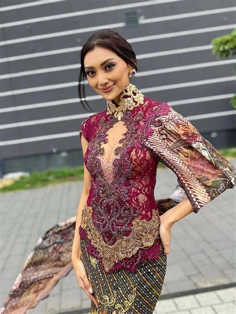 Raih Top Miss Elegance Ini Potret Menawan Adinda Cresheilla