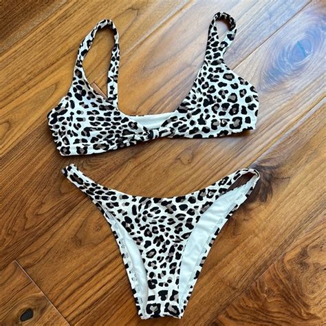 Hot Sexy Emelia Sleep Bikini Pics