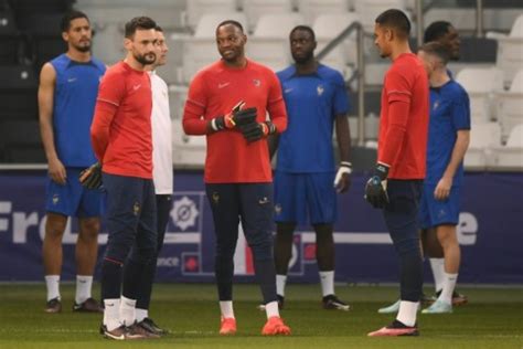 Entire France squad trains on eve of World Cup final despite virus - eNCA