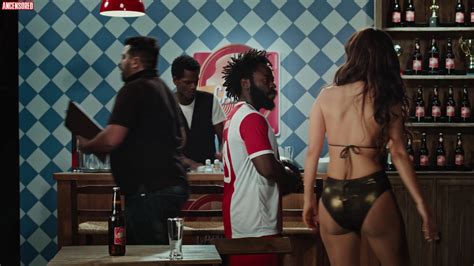 Naked Emanuelle Araújo in Samantha