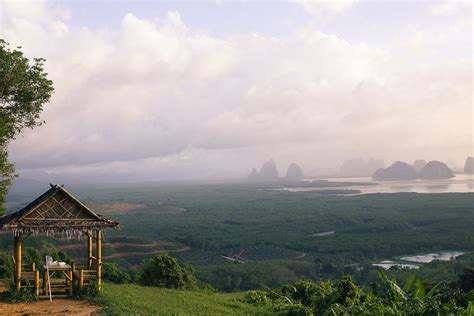 Selective Focus Photo of Brown Nipa Hut · Free Stock Photo