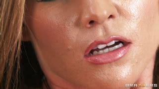 Busty Hottie Brianna Brooks Masturbating Solo Porn Movies 3Movs