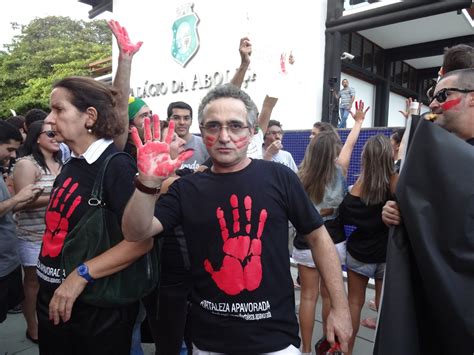 MOVIMENTO FORTALEZA APAVORADA QUE TEVE INÍCIO NO FACEBOOK REUNIU