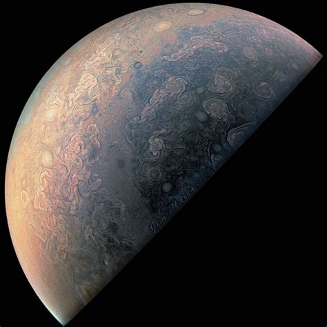 La sonde Juno nous offres des images époustouflantes de Jupiter