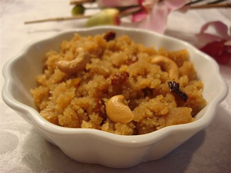 Thanu's Kitchen: Godhi halwa / Wheat halwa / Aate ka halwa