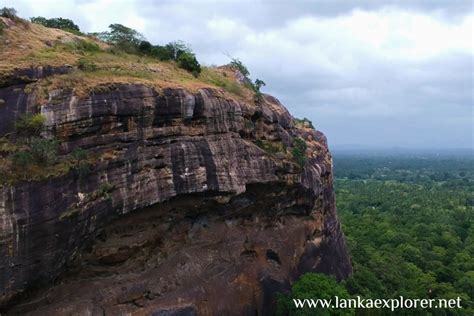 Day Tour Yapahuwa The Ancient Rock Fortress And Kingdom Of Dambadeniya