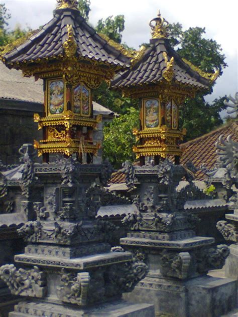 Rumah-adat-Bali-2