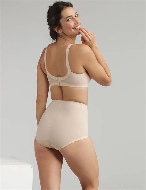 Playtex I Can T Believe It S A Girdle Maxi Brief Belle Lingerie