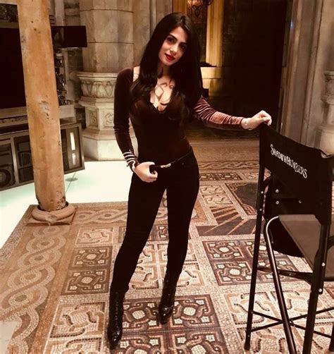 Pin De Alexia05 Em Emeraude Toubia ️ Looks Looks Com Calça Jeans