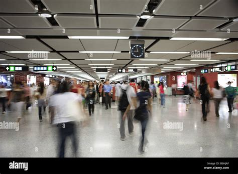 People In The Mtr Mass Transit Railway In Hong Kong Stock Photo Alamy