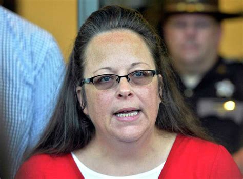 Kim Davis Kentucky Clerk Who Refused Gay Couples Marriage Licenses Loses Re Election To