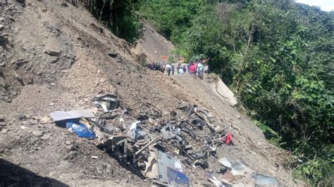 Alud Sepulta Autobús En Colombia Y Deja Al Menos 34 Muertos Mvs Noticias