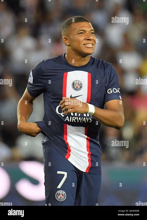 Kylian Mbappe Von Psg Zeigt Seine Frustration W Hrend Des Ligue Uber