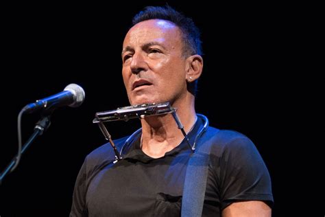 Bruce Springsteen's Broadway show is coming to Netflix | EW.com