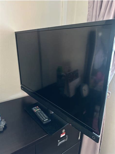 Toshiba TV 32", TV & Home Appliances, TV & Entertainment, TV on Carousell