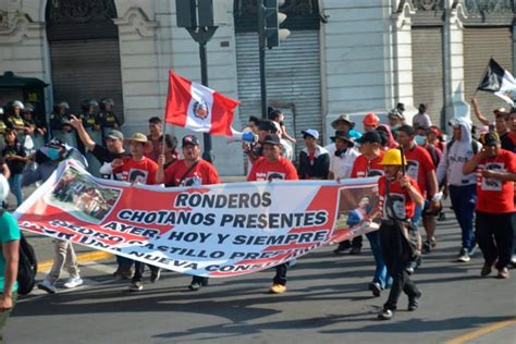 Protestas En Lima Se Registran Enfrentamientos Entre Manifestantes Y