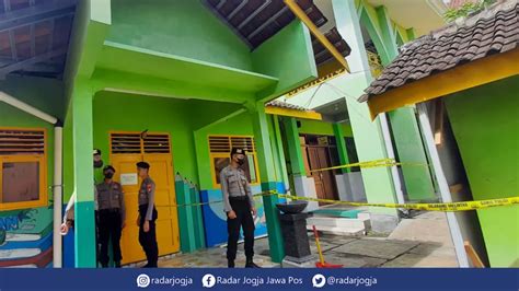 Atap Bangunan Sd Muhammadiyah Bogor Runtuh Belasan Anak Terluka