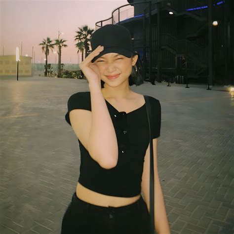 17 Gweneth L Apuli Ideas Pretty Brunette Gwen Beautiful Wife
