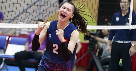 Hot girl bóng chuyền nữ Việt Nam bất ngờ giới thiệu bạn trai nam thần là võ sĩ tài năng sở